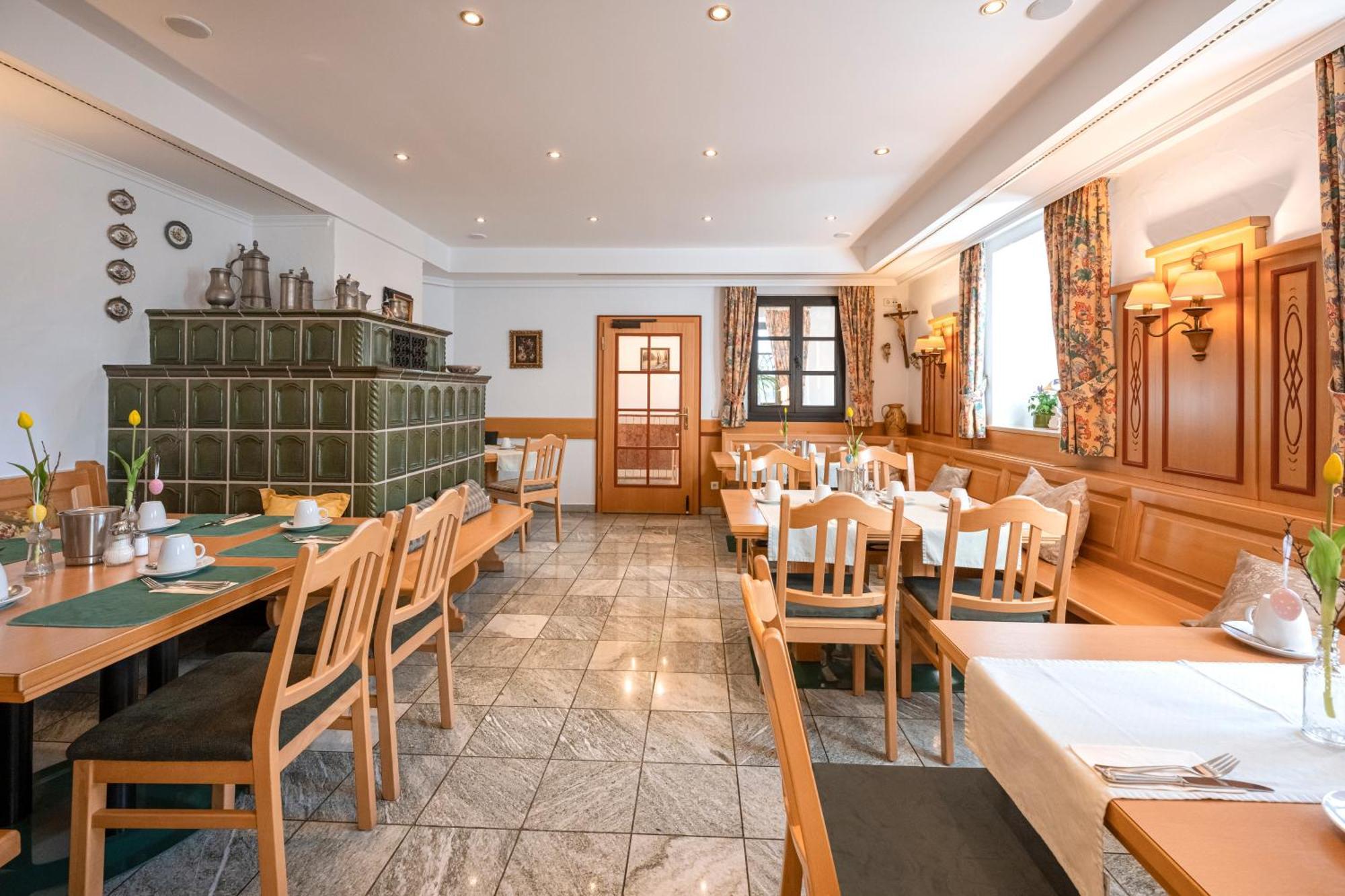 Neuwirt Hotel